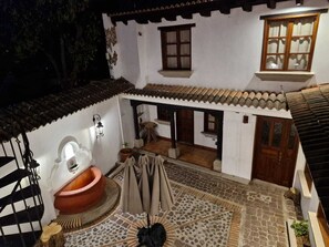 Free WiFi - Cozy Colonial Style Azotea Apartments (Jocotenango)