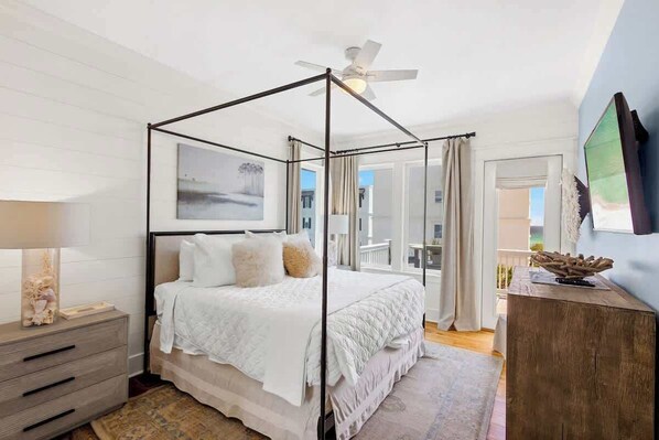 7 habitaciones, tabla de planchar con plancha y cuna de viaje 
