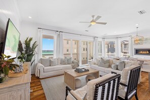 Smart TV, table tennis