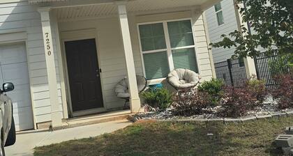 Charming 1-bedroom house with WiFi, AC in lovely Stonecrest