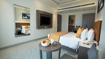 Luxury Suite | Premium bedding, desk, rollaway beds, free WiFi