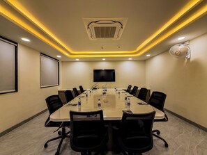 Business center - ZiP By Spree Hotels Pandharpur (Pandharpur)