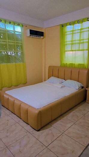 3 bedrooms, iron/ironing board, WiFi