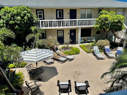 On The Avenue!.  Fabulous Location/Spacious, Upgraded