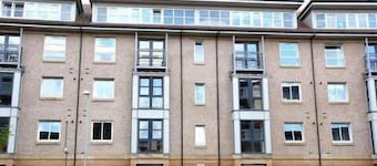 3 Bed Flat - Sleeps 6 - Parking - Wifi