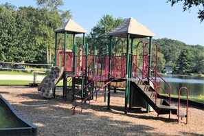 Children's area - Lake Facing Commute Friendly Sunny & Serene House (Wharton)