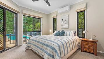 4 bedrooms, iron/ironing board, free WiFi, bed sheets