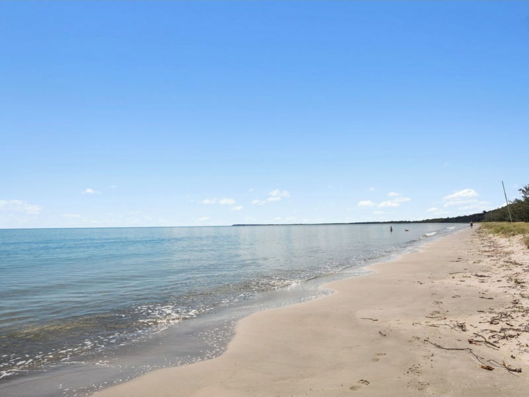 Plage, chaises longues, serviettes de plage