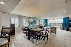 Dining - Waterfront condo with pool, private balcony, close to beach & golf (North Myrtle Beach)