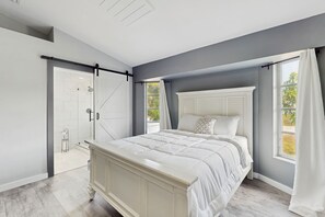 4 bedrooms, internet, bed sheets