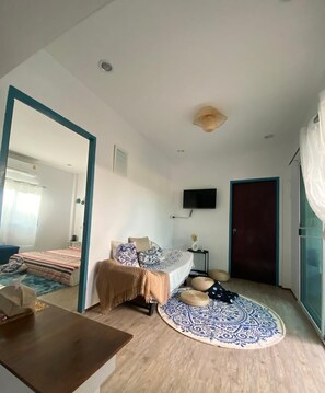 Toys - Dream Villa Beachfront Sunset (Koh Samui)