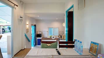 Deluxe Villa | Dining room