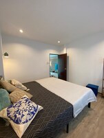 2 habitaciones, espacio para trabajar con laptop y wifi gratis 
