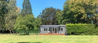 "Little Walnut" A charming rural tiny home only 15 minutes from Chch airport....