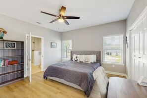 3 bedrooms, iron/ironing board, Internet, bed sheets