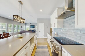 Fridge, microwave, oven, stovetop - Stunning canal front, dog friendly home with private deck and gas grill (San Leon)