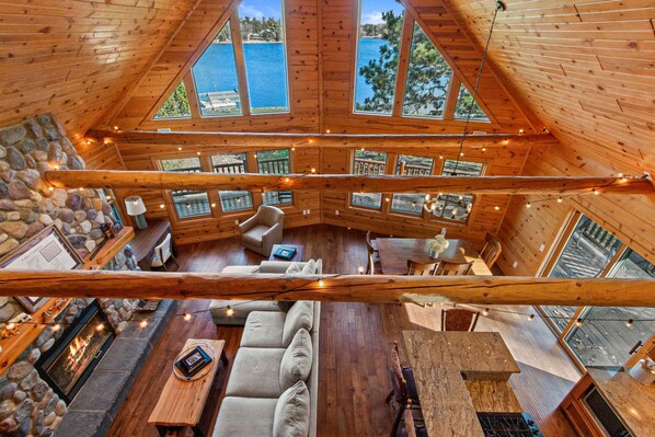 Télévision, table de tennis de table