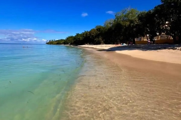 Liegestühle, Strandtücher