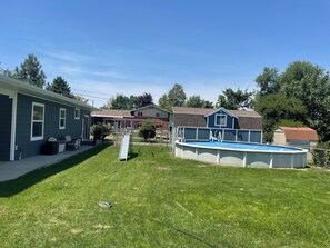 Pool - Charming 2-bedroom backyard apartment in gorgeous Ogden with WiFi, (Ogden)