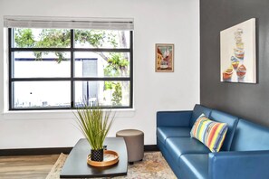 Smart TV - 2 BDR Condo Steps from Tennis, Pickleball and Wellness Center (Zephyrhills)