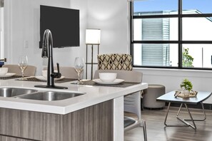 Dining - Chic 2 BDR Condo Steps from Tennis and Wellness Center, Pickleball (Zephyrhills)