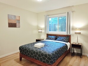 2 bedrooms, WiFi, bed sheets - 261-6 Cozy 2-Bedroom Apartment near Downtown Mountain View (Mountain View)