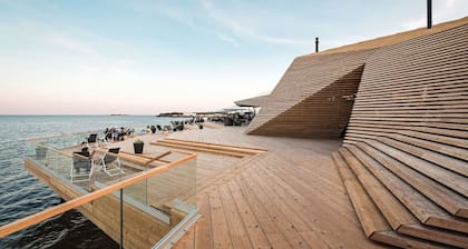 Relax by the Sea - 4 Min to Beach & Free Parking