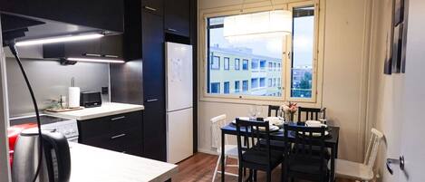 Fridge, microwave, oven, stovetop