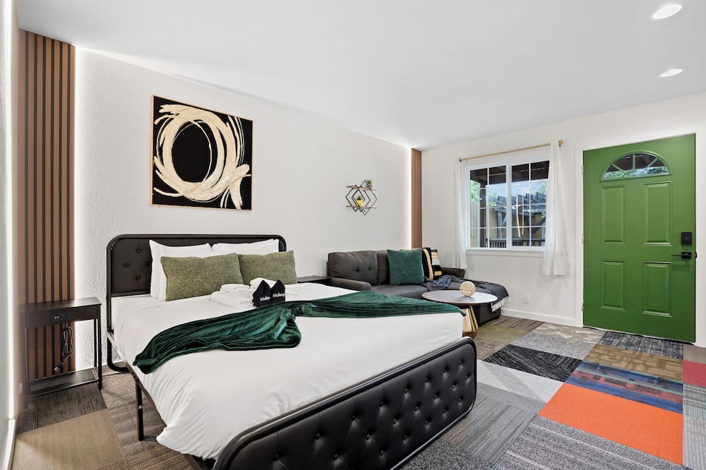 Beachy 1BR Escape with SofaBed Golf
