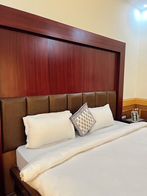 Deluxe Double Room, Balcony, Mountain View | Wi-fi percuma 