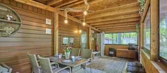 Cute nature stay with an enclosed garden