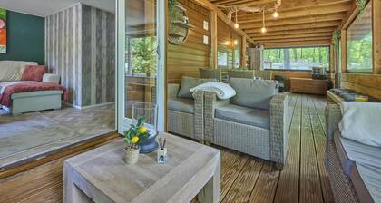 Cute nature stay with an enclosed garden