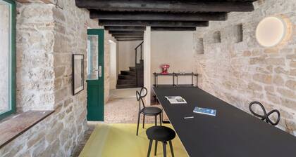 Charmingly renovated 3-bedroom hotel suites with WiFi and AC in lovely Vodnjan