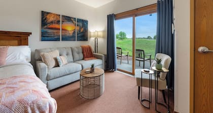 Sunset Fairways - Golf Villa Getaway | ADA Accessible