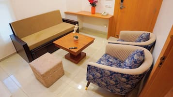 Deluxe Studio Suite | Free WiFi, bed sheets, wheelchair access