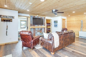Interior - Modern Granby Retreat: Fish, Hike & Relax! (Granby)