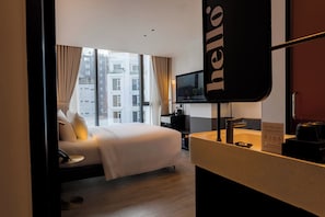 Deluxe Double Room, City View | Desk, laptop workspace, free WiFi, bed sheets - The Signature Hotel Saigon (Ho Chi Minh City)