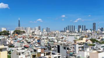 Apartamento superior, vistas a la ciudad | Vistas del balcón