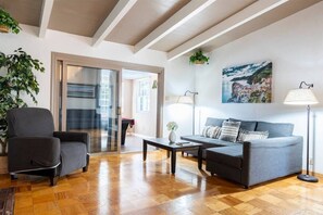 Téléviseur, bureau