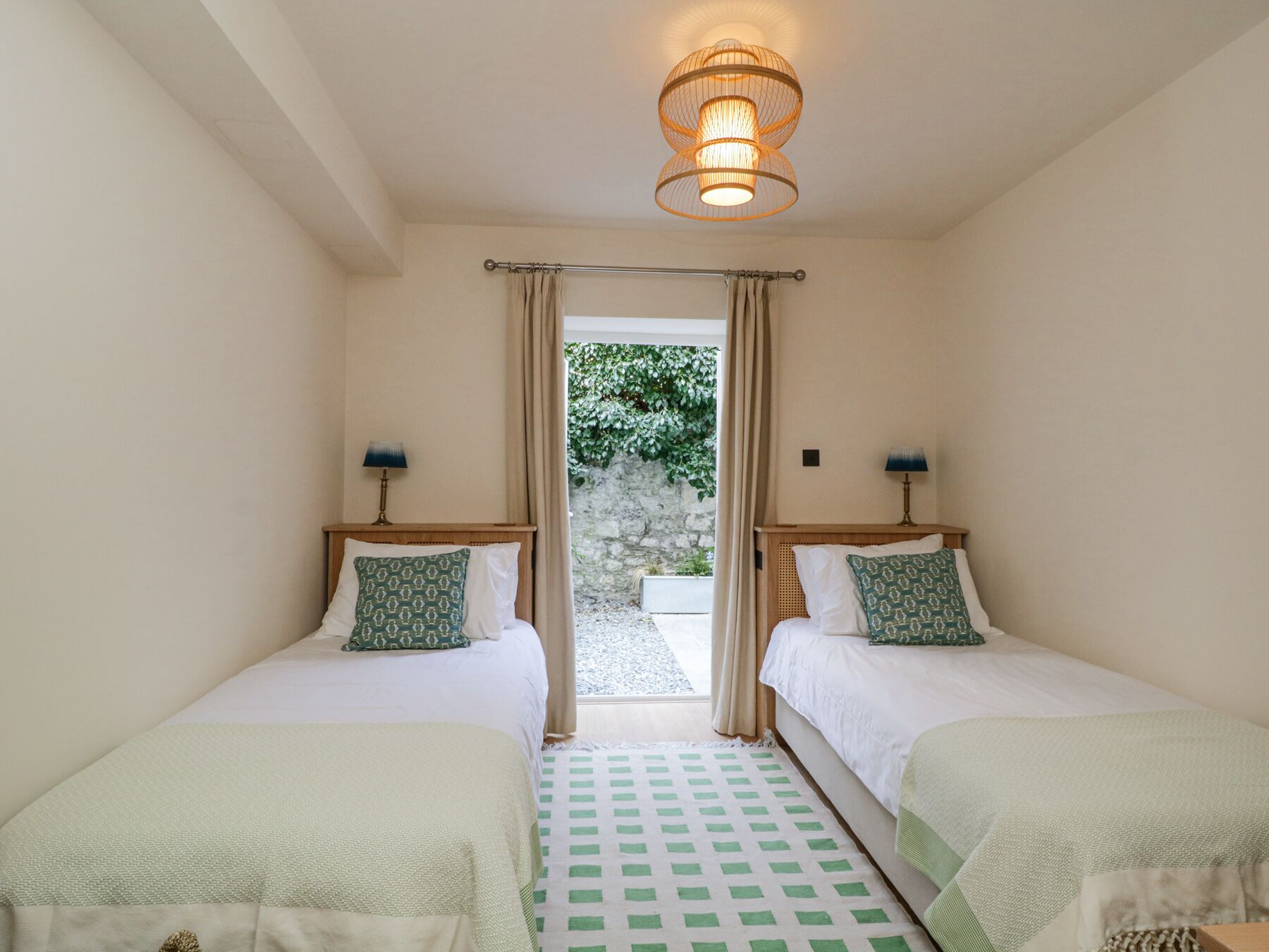 2 bedrooms, individually decorated, individually furnished, free WiFi