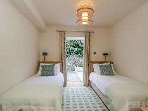 2 bedrooms, individually decorated, individually furnished, free WiFi