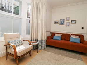 Living area - Tamar 2 Sussex Place (Plymouth)