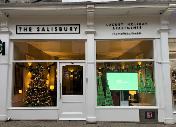 Exterior detail - The Salisbury Apartment 402 (Scarborough)