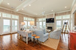 Televisión, chimenea