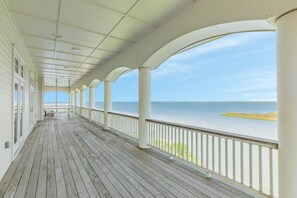 Unclassified image, 3 of 50, button