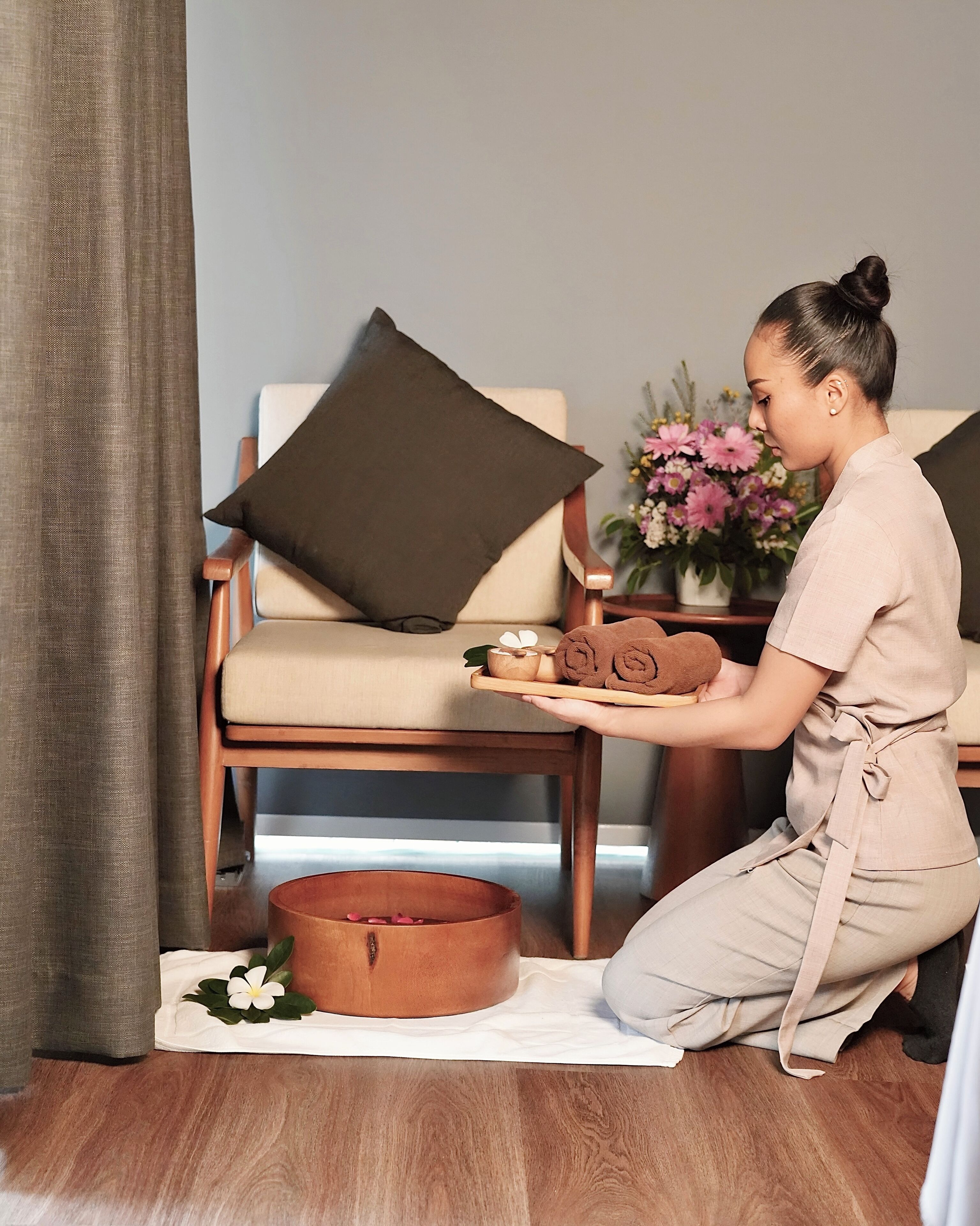 Aromaterapi, dypvevsmassasje, thailandsk massasje og ansiktsbehandlinger