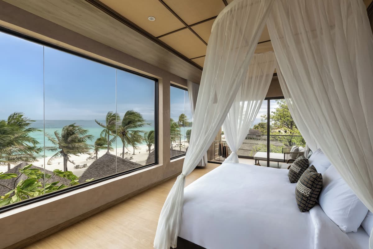 Panoramic Room, Sea View | Minibar, in-room safe, desk, blackout drapes