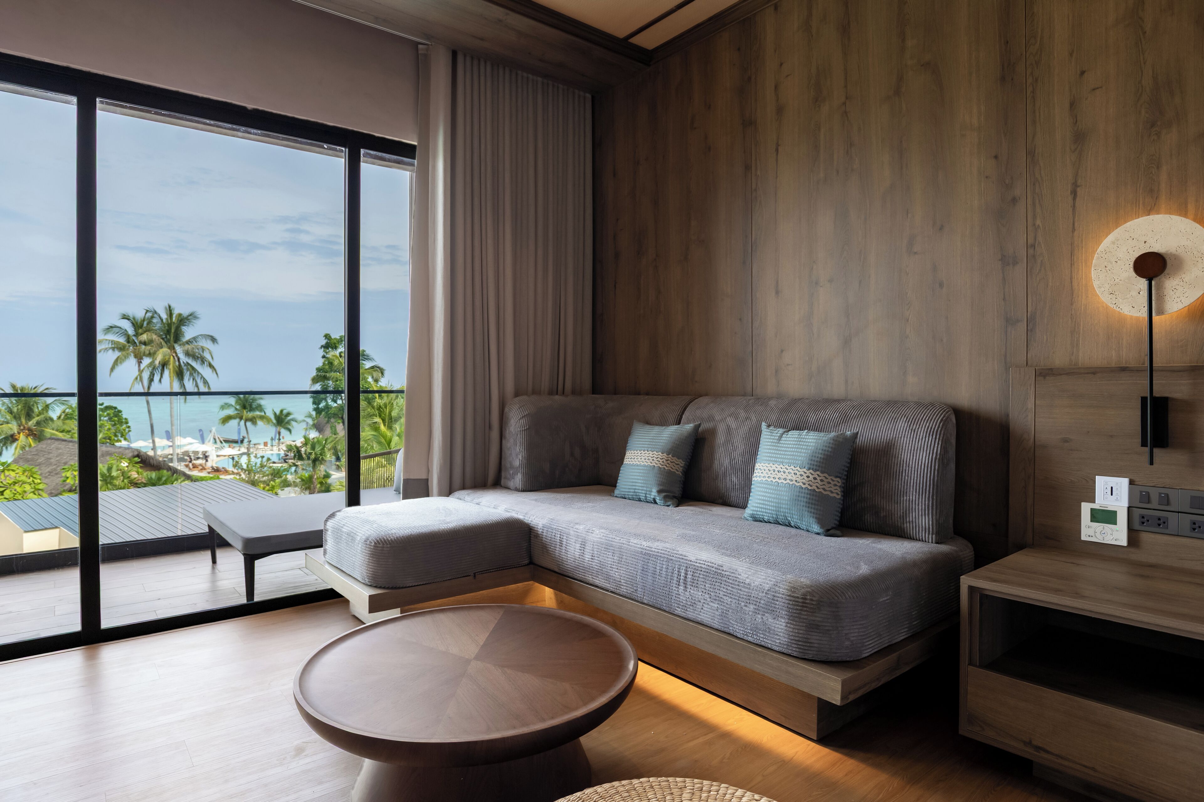 Premium Room, Sea View | Living area | 43-inch Smart TV with cable channels, Netflix, streaming services