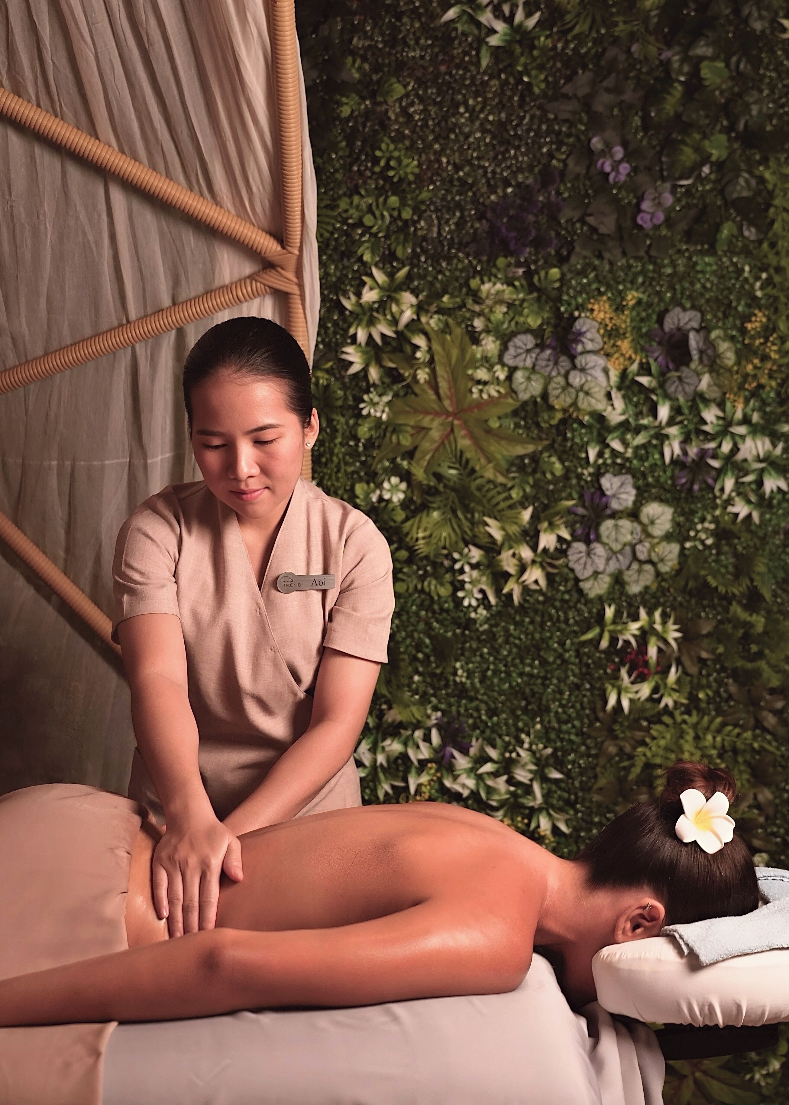 Aromaterapi, deep tissue-massage, thai-massage, ansigtsbehandlinger