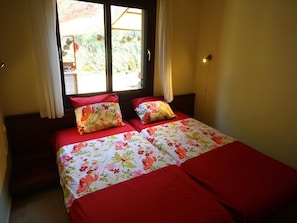 5 bedrooms, iron/ironing board, WiFi